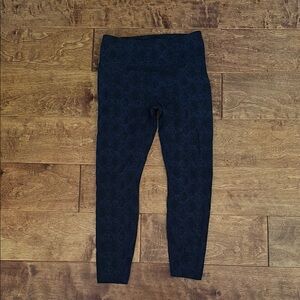 Athleta Navy Patterned Ultimate 7/8 Tights